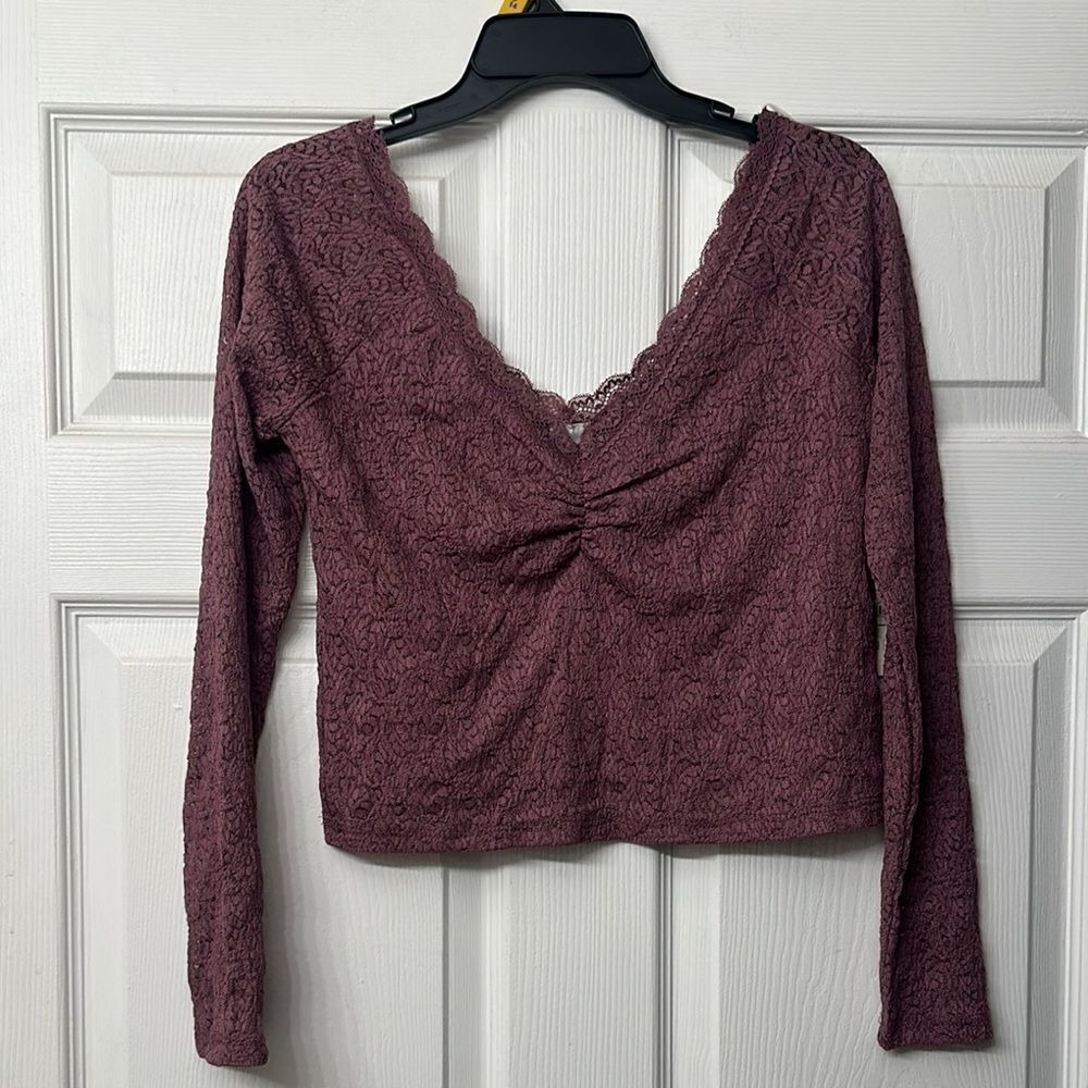 No Boundaries Lace V-Neck Top with Long Sleeves, Women’s Large
